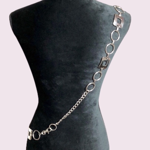 Retro Silver Chainlink Belt - Picture 3 of 4